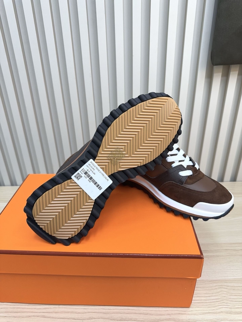 H**me5 sneaker